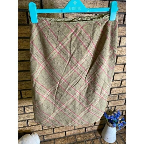 Ann Taylor Loft Skirt‎ - Picture 2 of 5